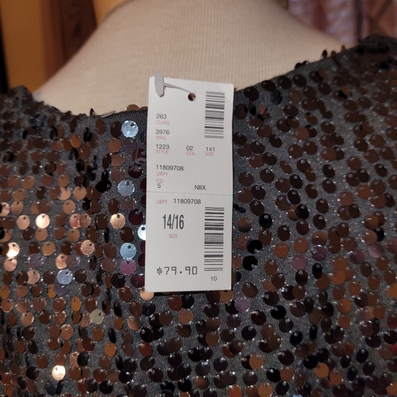 Dress - Picture 3 of 8